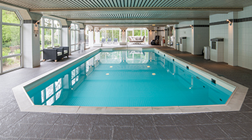Hotel mit Swimming-Pool